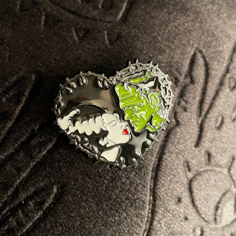 BRIDE OF FRANKENSTEIN | Enamel Pin (Brand New!) 💘 - Picture 6 of 14